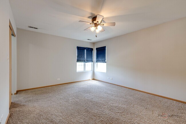 Building Photo - 708 Valley View Ct