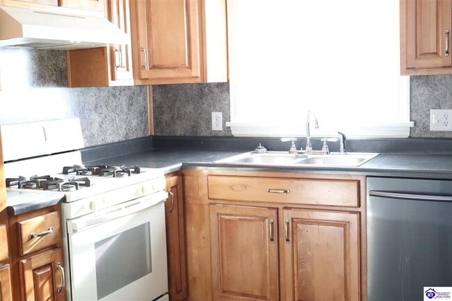 Building Photo - 780 Highland Ave