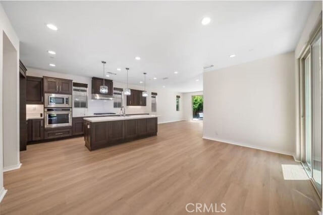 Building Photo - 120 Halo