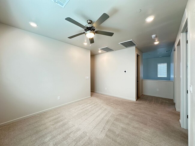 Building Photo - Summerlin West
