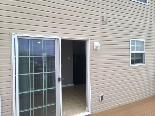 Building Photo - 3 Bedroom Townhome for Rent in Waynesboro!