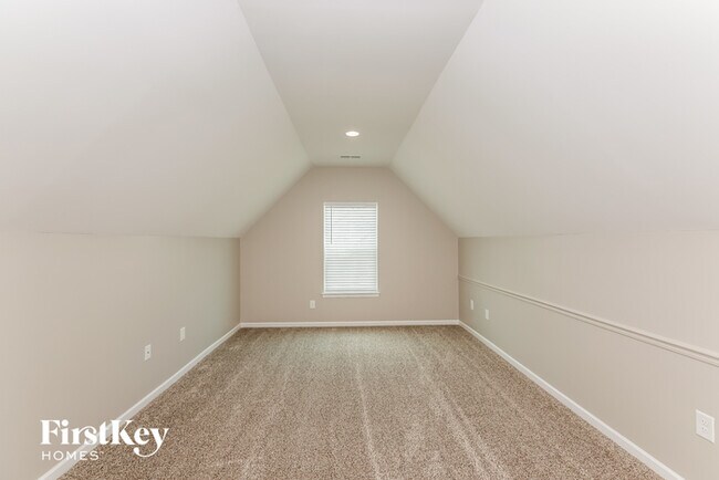 Building Photo - 5511 Fenway Dr