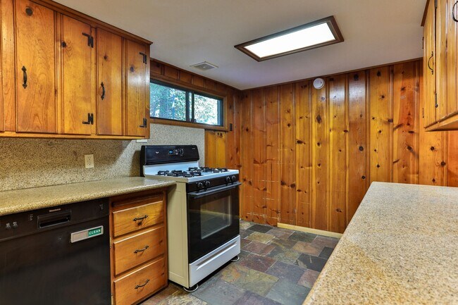 Building Photo - 23747 Shady Ln