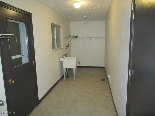 Building Photo - 6525 Seneca Trail