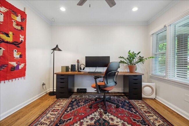 Building Photo - 847 S Mendenhall Rd