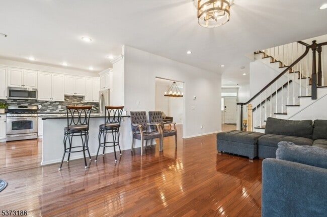 Building Photo - 22 Pebble Beach Dr