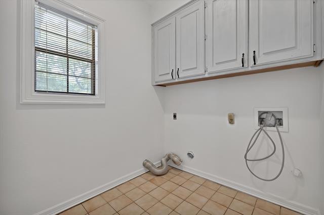 Building Photo - 4219 Oak Springs Dr