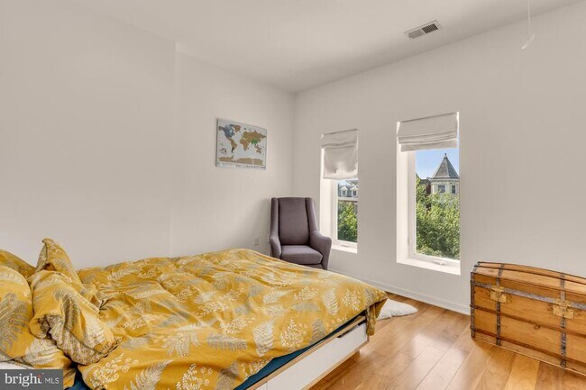 Building Photo - 1207 Girard St NW