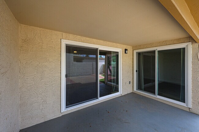 Building Photo - 238 W Maya Dr