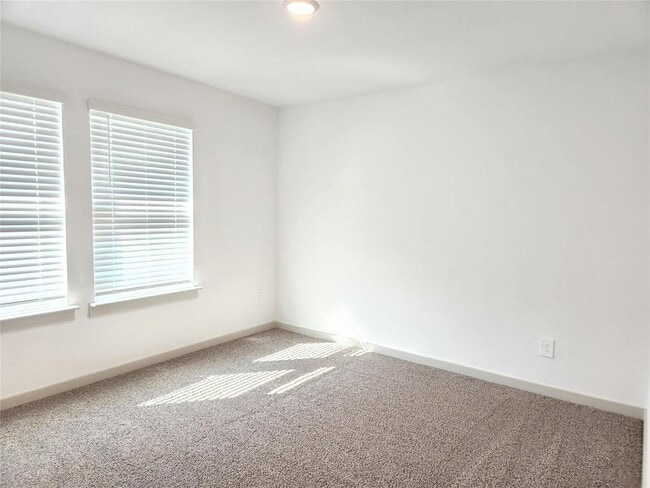 Building Photo - 318 Serena Pk Ln