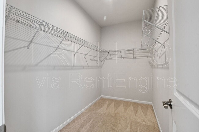 Building Photo - 9211 Tamarack Grove Ln