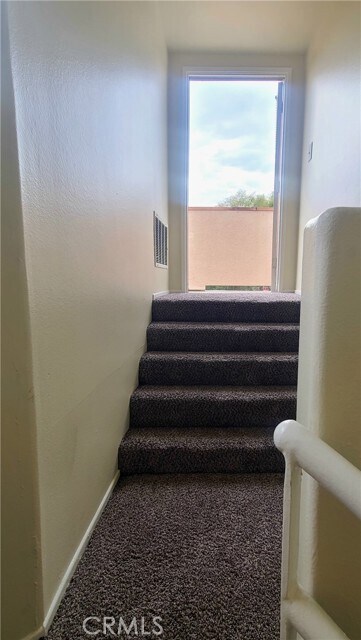 Building Photo - 5060 Kester Ave