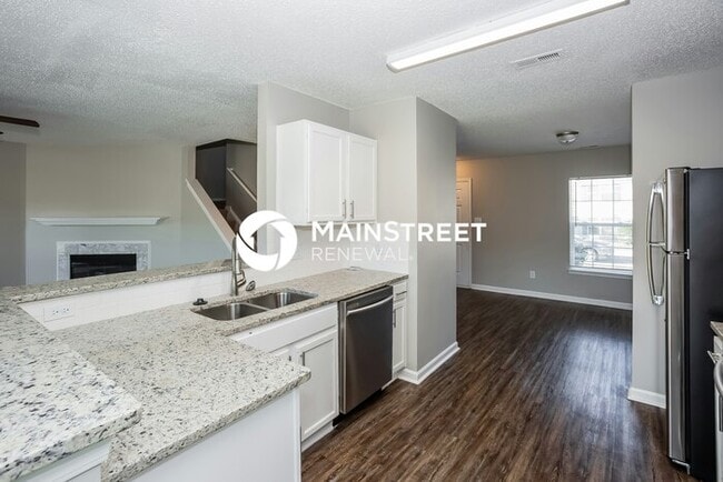 Building Photo - 4 Bedroom Pet-Friendly Home in Charlotte, ...