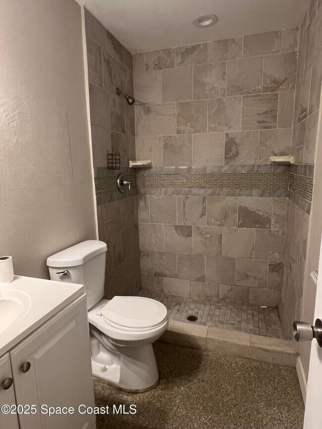 Building Photo - 976 Brewster Ln