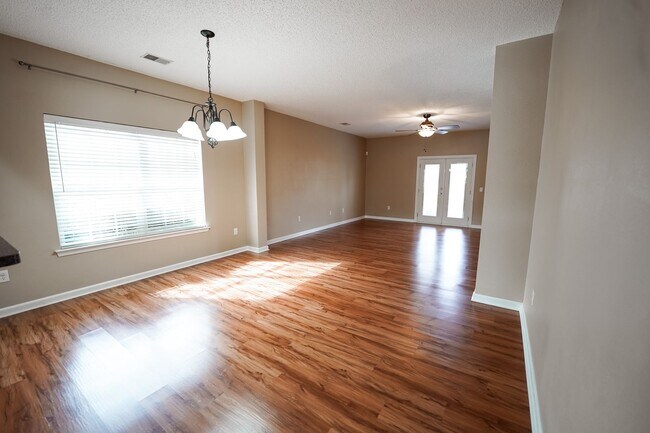 Building Photo - Coming Available!