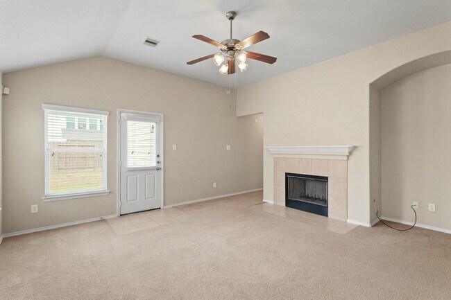 Building Photo - 2818 Lockeridge Oaks Dr