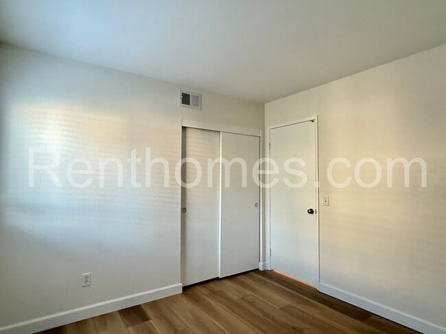 Building Photo - 10807 Woodstream Point