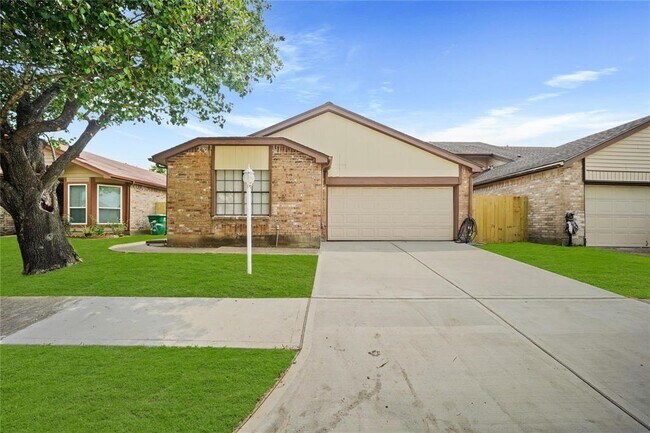 Primary Photo - 3409 Meadway Dr