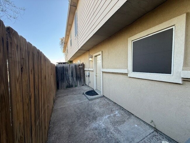 Building Photo - 201 Abigail Dominguez Ct