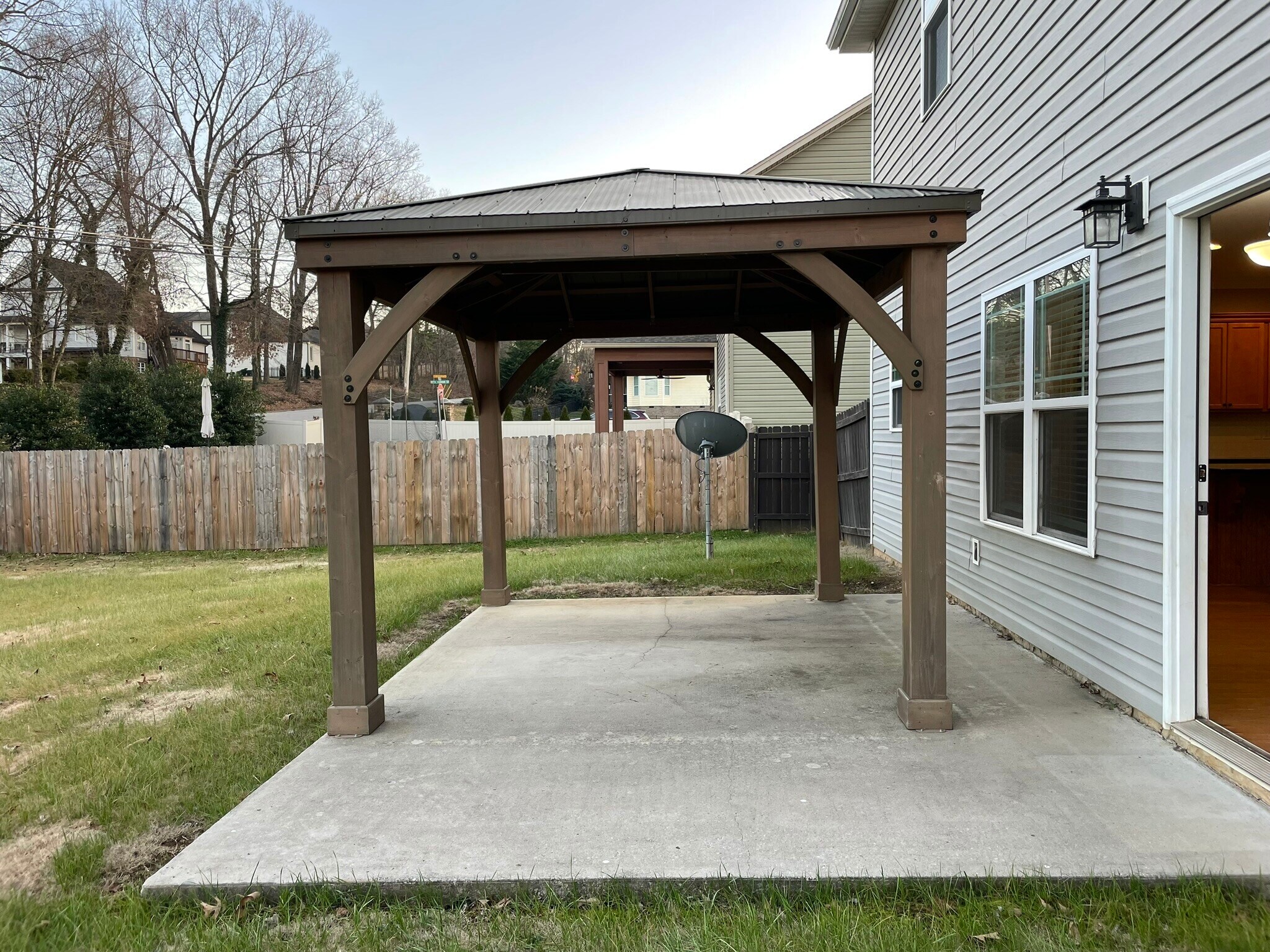 Building Photo - 7506 Hampstead Hall Dr