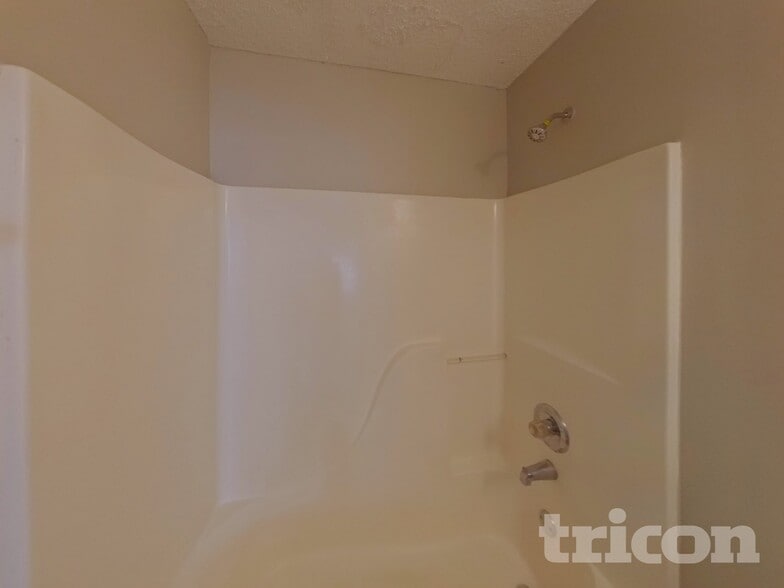 Building Photo - 4875 Larkspur Ln