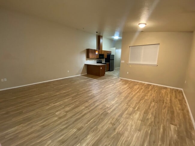 Building Photo - Spacious 3BR Townhome in Spokane