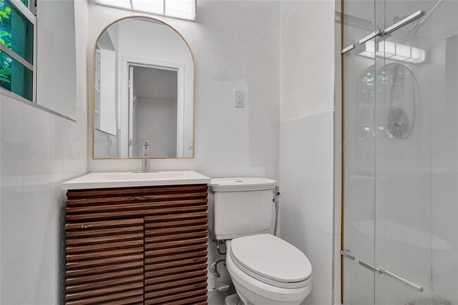 Building Photo - 775 81st St