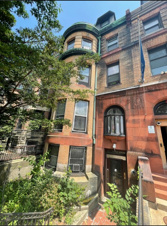 Building Photo - 52 Fenway