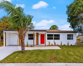 Building Photo - 813 SW 3rd Ct