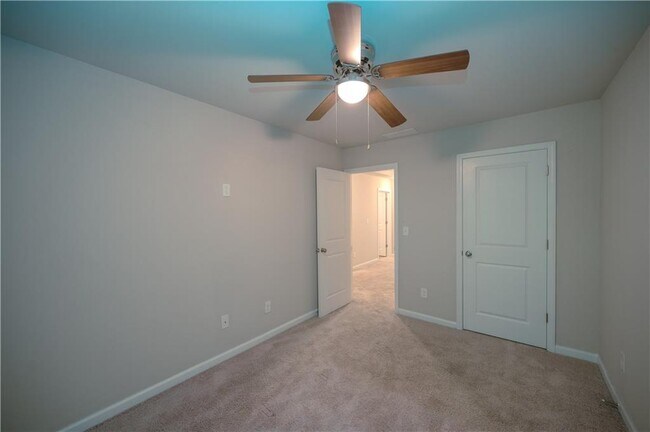 Building Photo - 3177 Meadowstone Ln SW