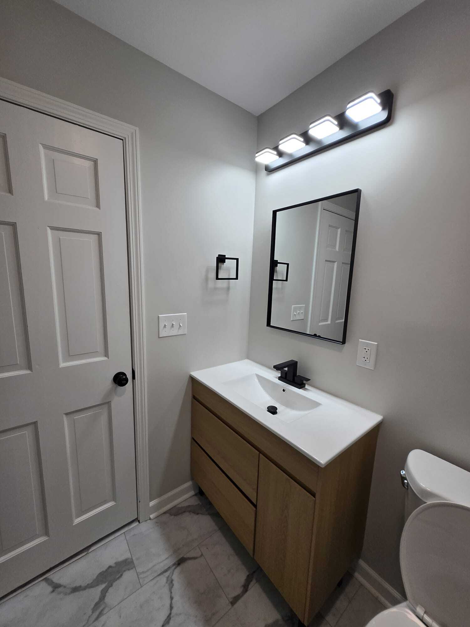 Building Photo - 10000 OH-736