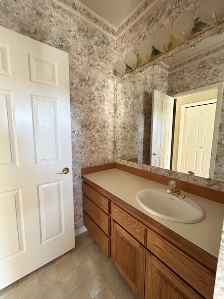 Building Photo - 8470 W Donnybrook Dr