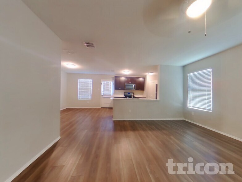 Building Photo - 460 Blue Crow Ln