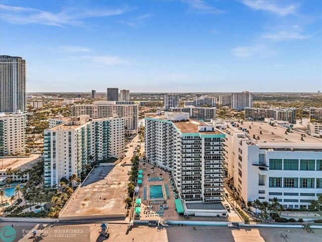 Building Photo - 3725 S Ocean Dr