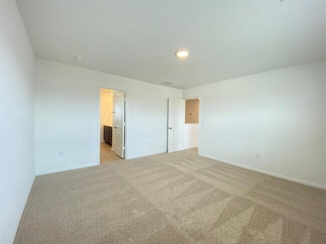 Building Photo - 408 Brody Ln