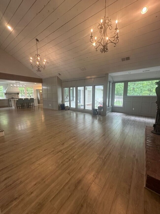 Building Photo - Stunning 5-Bedroom Home in Germantown-Spac...