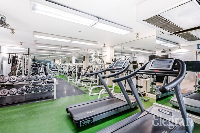 Building Photo - 5 E 22nd St