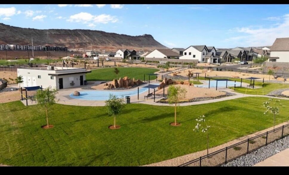 Building Photo - 3182 E Elkhorn Ln