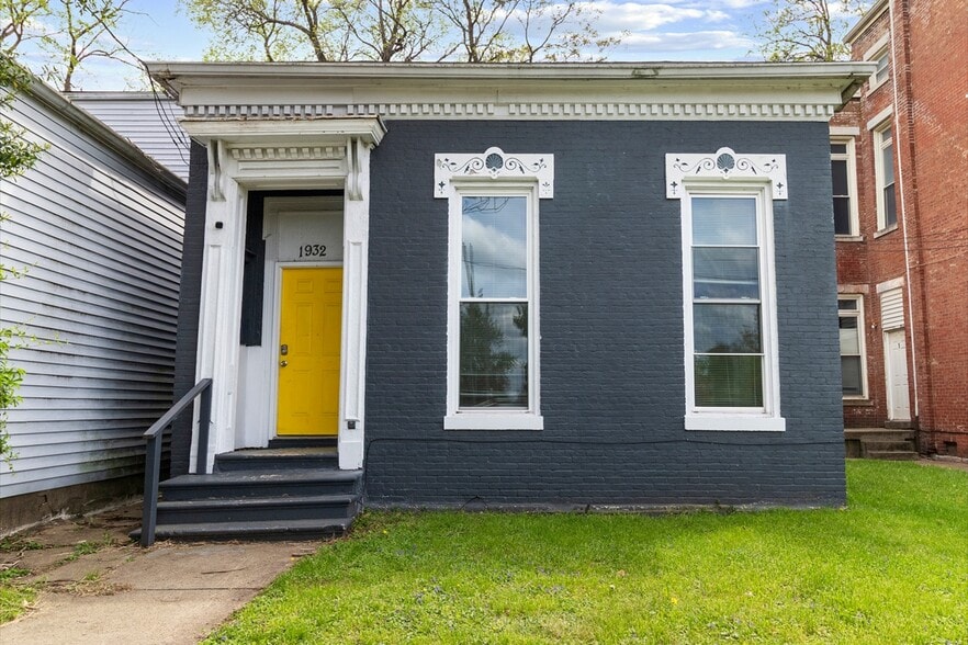 Primary Photo - 1932 W Jefferson St