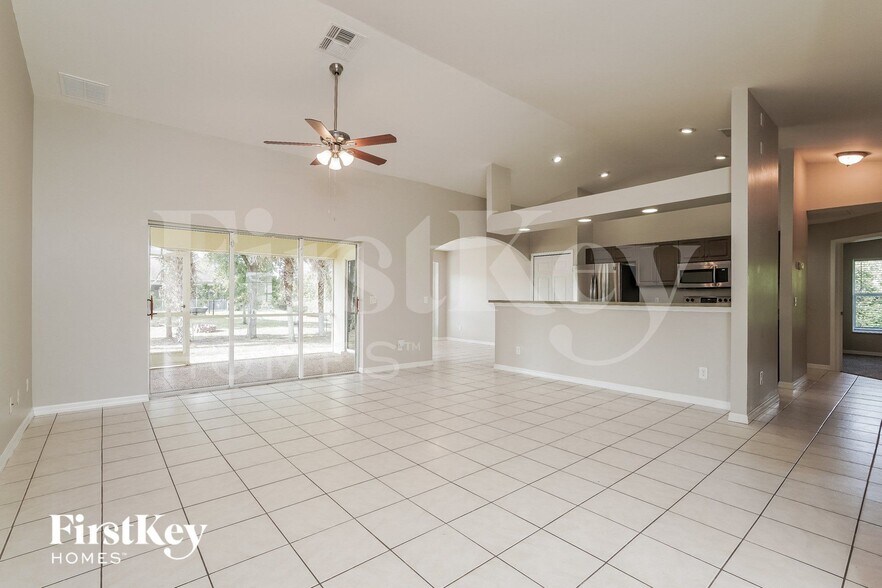 Building Photo - 2915 12th St W