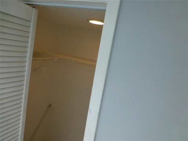 Building Photo - 119 Lakeside Dr