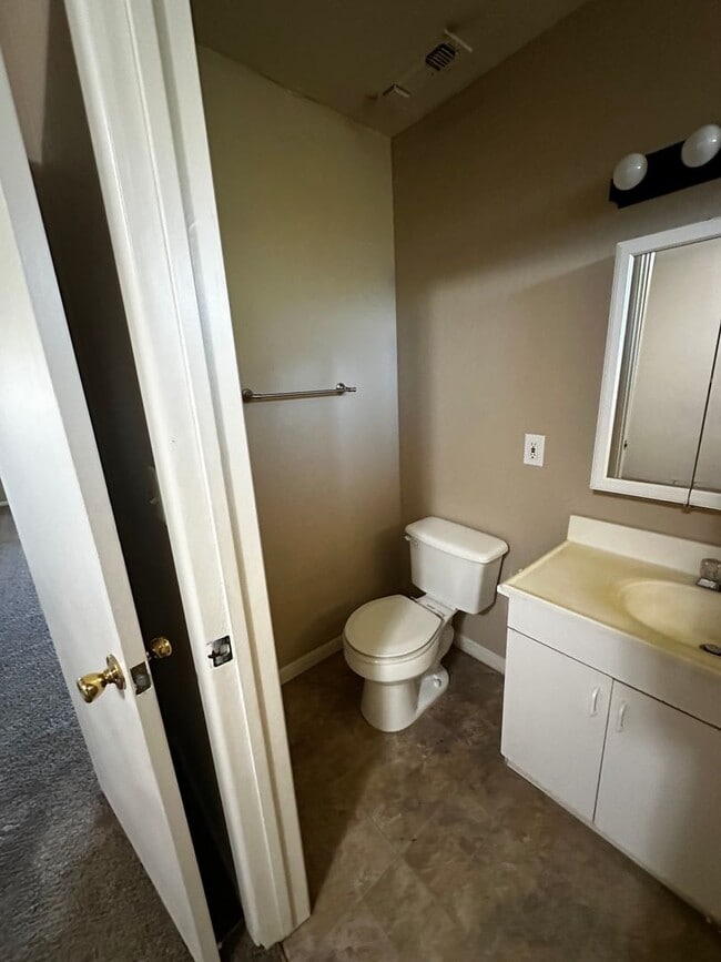 Building Photo - Garner Lane