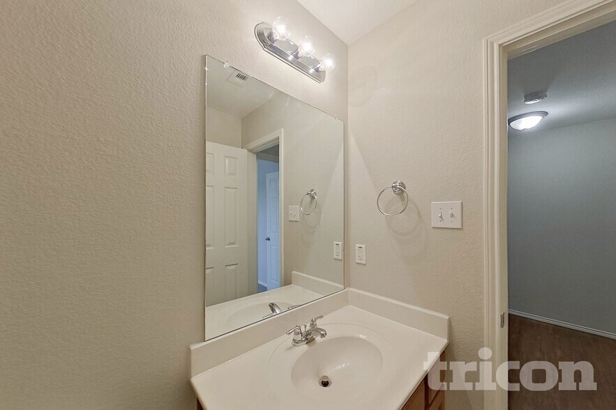 Building Photo - 2611 Frederick St