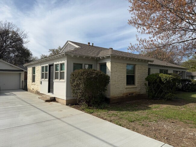 Building Photo - 3601 Norfolk Rd