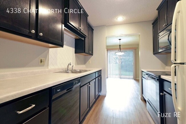 Building Photo - 4338 Chatsworth Cir