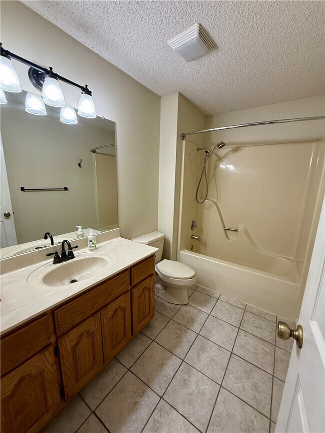 Building Photo - 9 Dunedin Dr