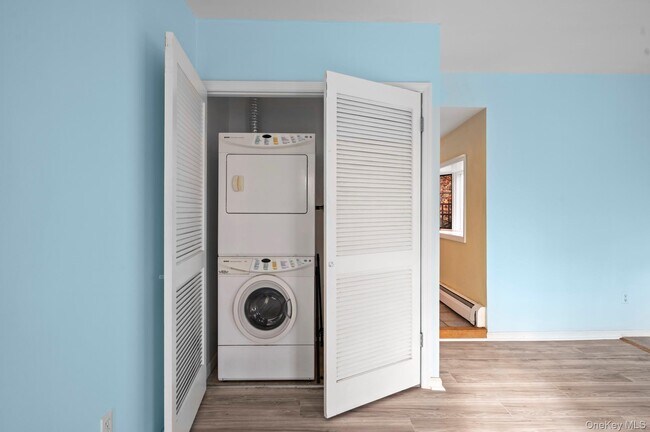 Building Photo - 82 Shingle House Rd