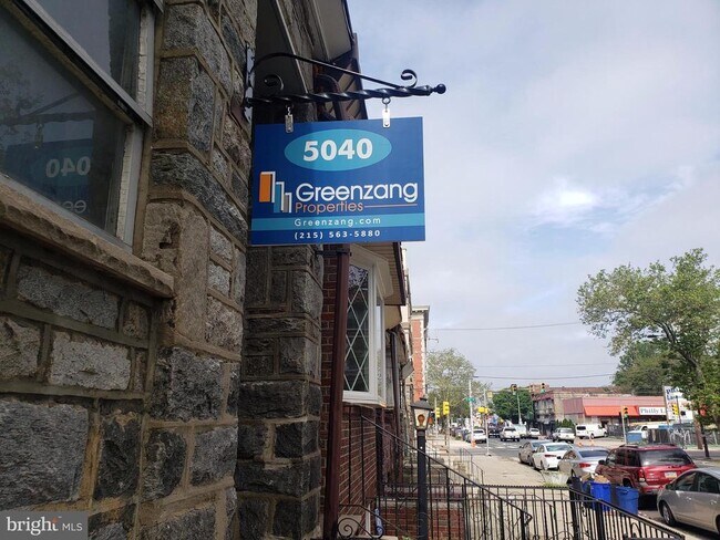 Building Photo - 5040 Walnut St