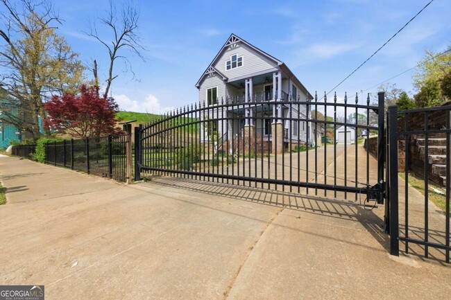 Building Photo - 850 Ormewood Ave SE