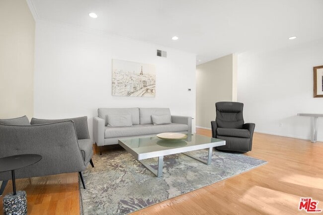 Building Photo - 916 15th St